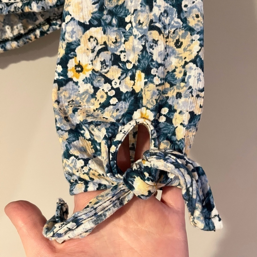 American Rag blue and yellow floral crop top off the shoulder XS - Picture 4 of 5